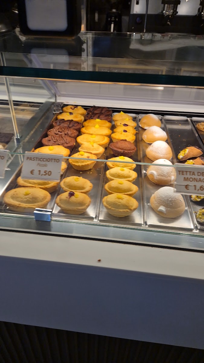 Oliver Cafè & Bistrot-2